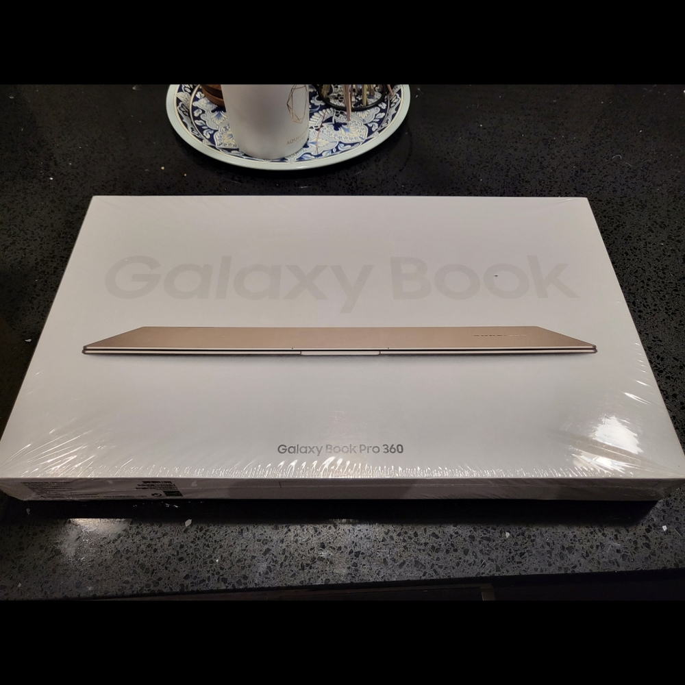 Galaxy Book Pro 360 - Mystic Bronze, 13", 512GB, 16GB RAM, i7 core